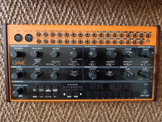Sintetizador Behringer Crave Analógico
