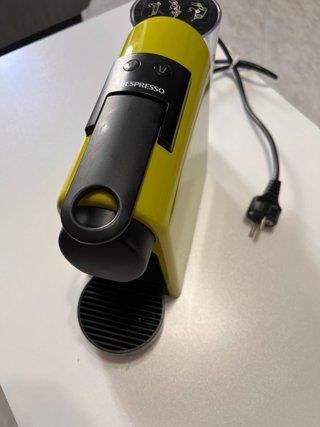 Macchina Nespresso Essenza Mini non funzionante