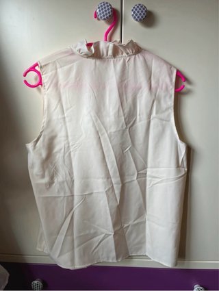 Blusa Shein Beige con Volantes