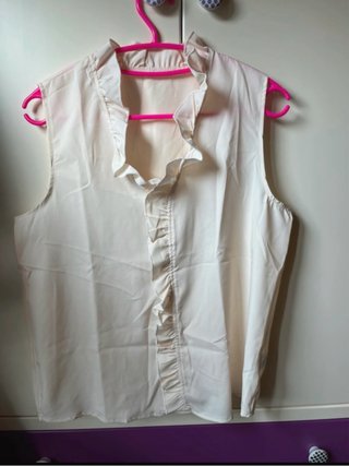 Blusa Shein Beige con Volantes