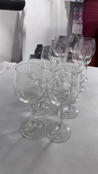 Juego de copas y jarra de cristal