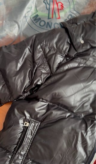 Chaqueta Moncler Puffer Negra Caliente
