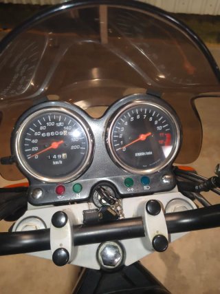Suzuki GS500 Naked Negra