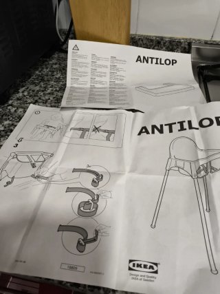 Trona Ikea con reductor de asiento