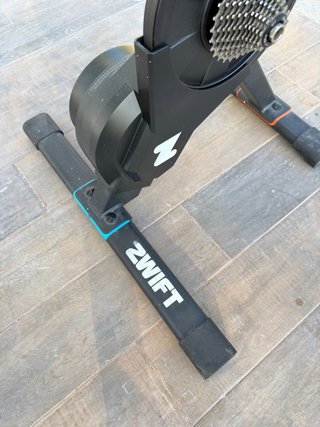 Rodillo Zwift Hub Smart Trainer + cassette