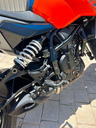 KTM Duke 2024 Naranja/Negra