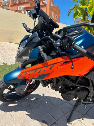 KTM Duke 2024 Naranja/Negra