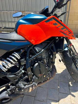 KTM Duke 2024 Naranja/Negra