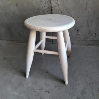Pareja de taburetes de madera blanco antiguo