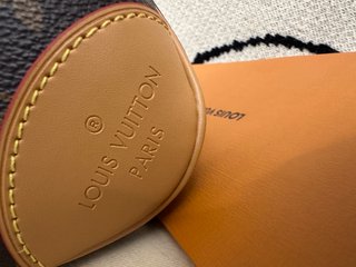 Louis Vuitton marrón