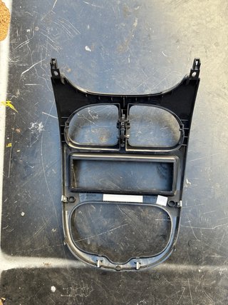 Embellecedor frontal Peugeot 207