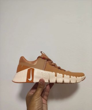 T39 Nike Free Metcon 5 Beige/Marrón