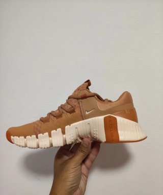 T39 Nike Free Metcon 5 Beige/Marrón