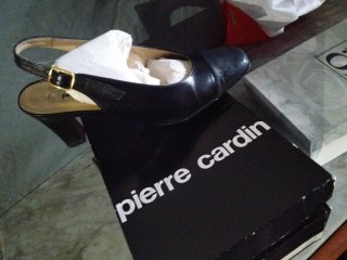 Zapatos de tacón Pierre Cardin negros talla 37