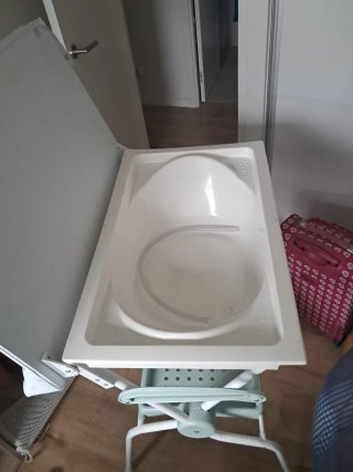 Cambiador bebé con bañera