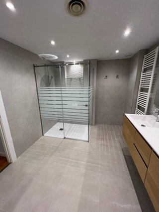Reforma de baño moderno Valencia