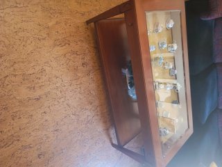 Mesa de centro de madera y cristal