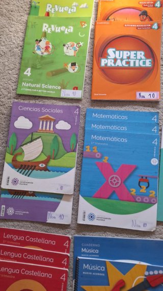 Lote libros 4o Primaria Teresianas Oviedo