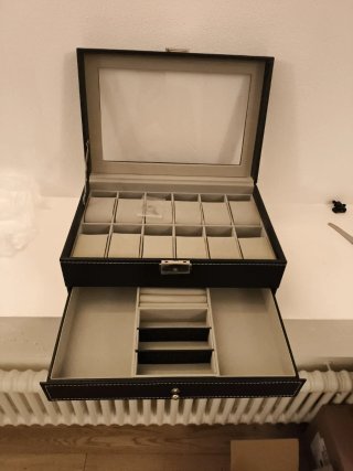 Scatola porta orologi in pelle nera e beige