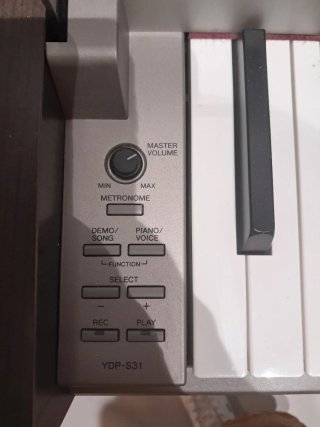 Piano digital Yamaha Arius