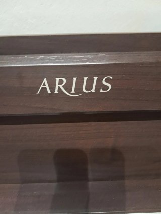 Piano digital Yamaha Arius
