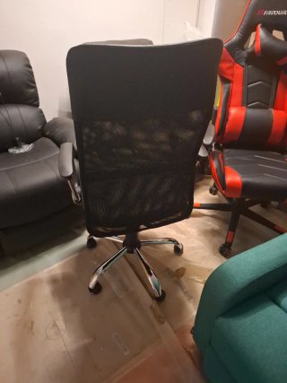 Silla de oficina ergonómica negra