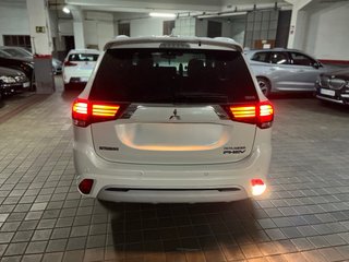 Mitsubishi Outlande 2.4 PHEV Kaiteki Auto 4WD