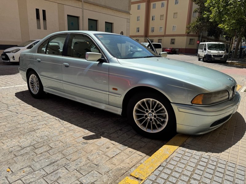 BMW Serie 5 2001 - foto 1