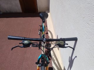 Bicicleta de montaña colorida r 26