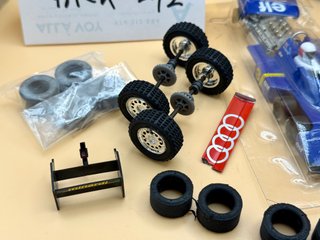 Lote Scalextric 2/2 Coches y Accesorios