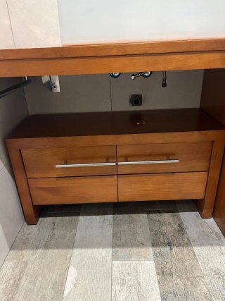 Mueble baño madera, espejo y lavabo