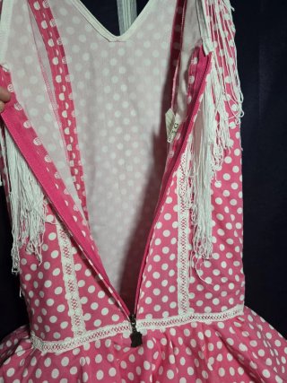 Traje de flamenca rosa y blanco