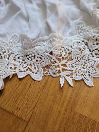 Blusa Zara hombros caídos encaje