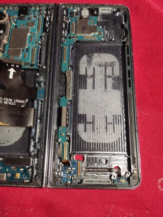 Samsung Galaxy Z Fold 4 Desmontado