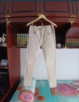 Pantalones beige