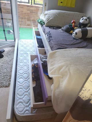 Cama con cajones y nido