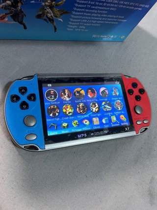 Consola MP5 azul y roja