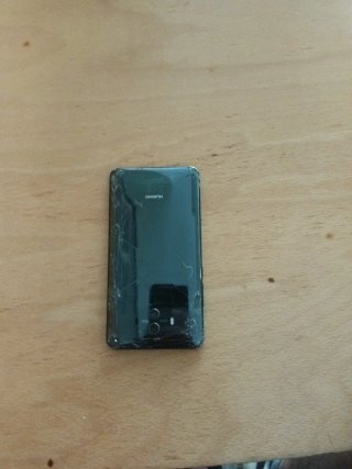 2 móviles Huawei rotos