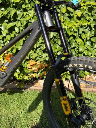 Bicicleta Descenso YT Tues core 3 2025 Talla M