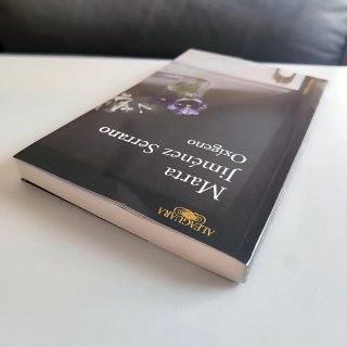 Libro Oxígeno - Marta Jiménez Serrano