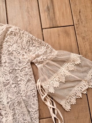 Copricostume bianco in pizzo