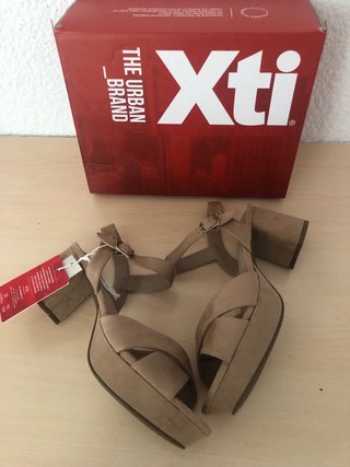 Sandalias Xti Plataforma Beige