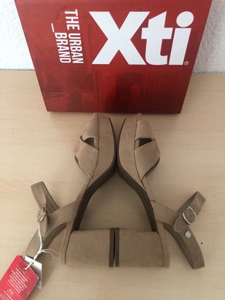 Sandalias Xti Plataforma Beige