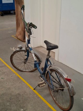 Bicicleta Vintage Azul para Restaurar