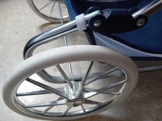 Carrito de muñecas vintage azul