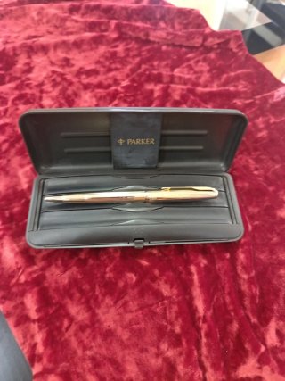 Bolígrafo Parker Chapado en Oro