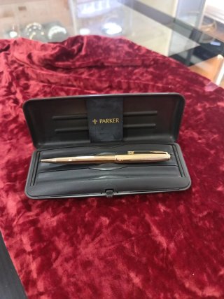 Bolígrafo Parker Chapado en Oro