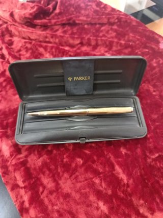Bolígrafo Parker Chapado en Oro