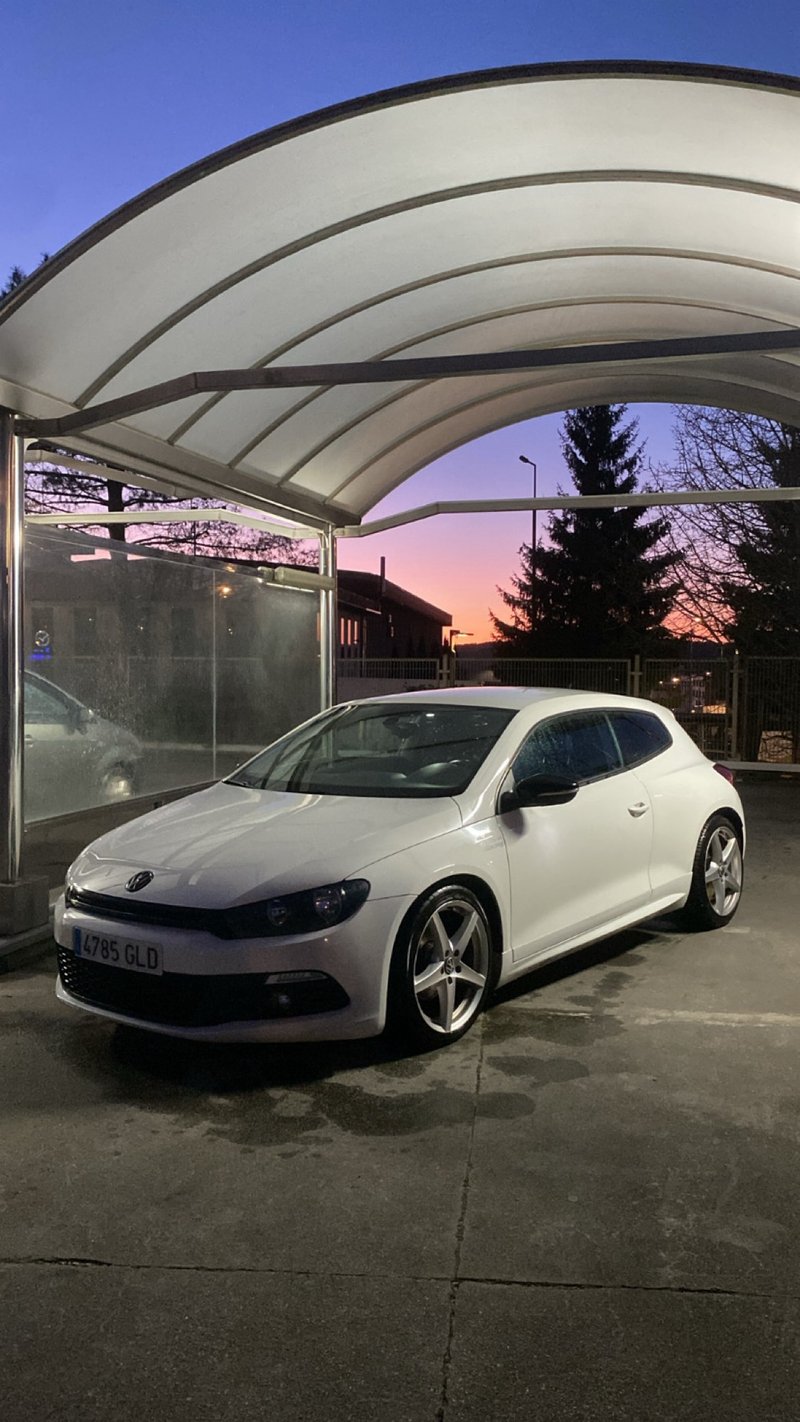 Volkswagen Scirocco 2009 - foto 1