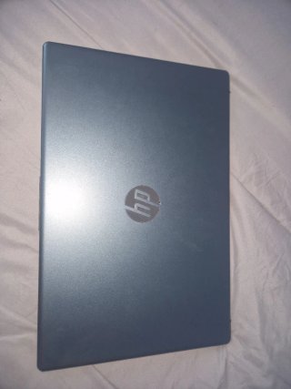 Portátil HP Plata + Ratón y Cargador